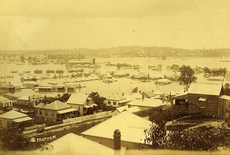 800px-StateLibQld_1_254714_Newstead_inundated_with_1893_floodwaters